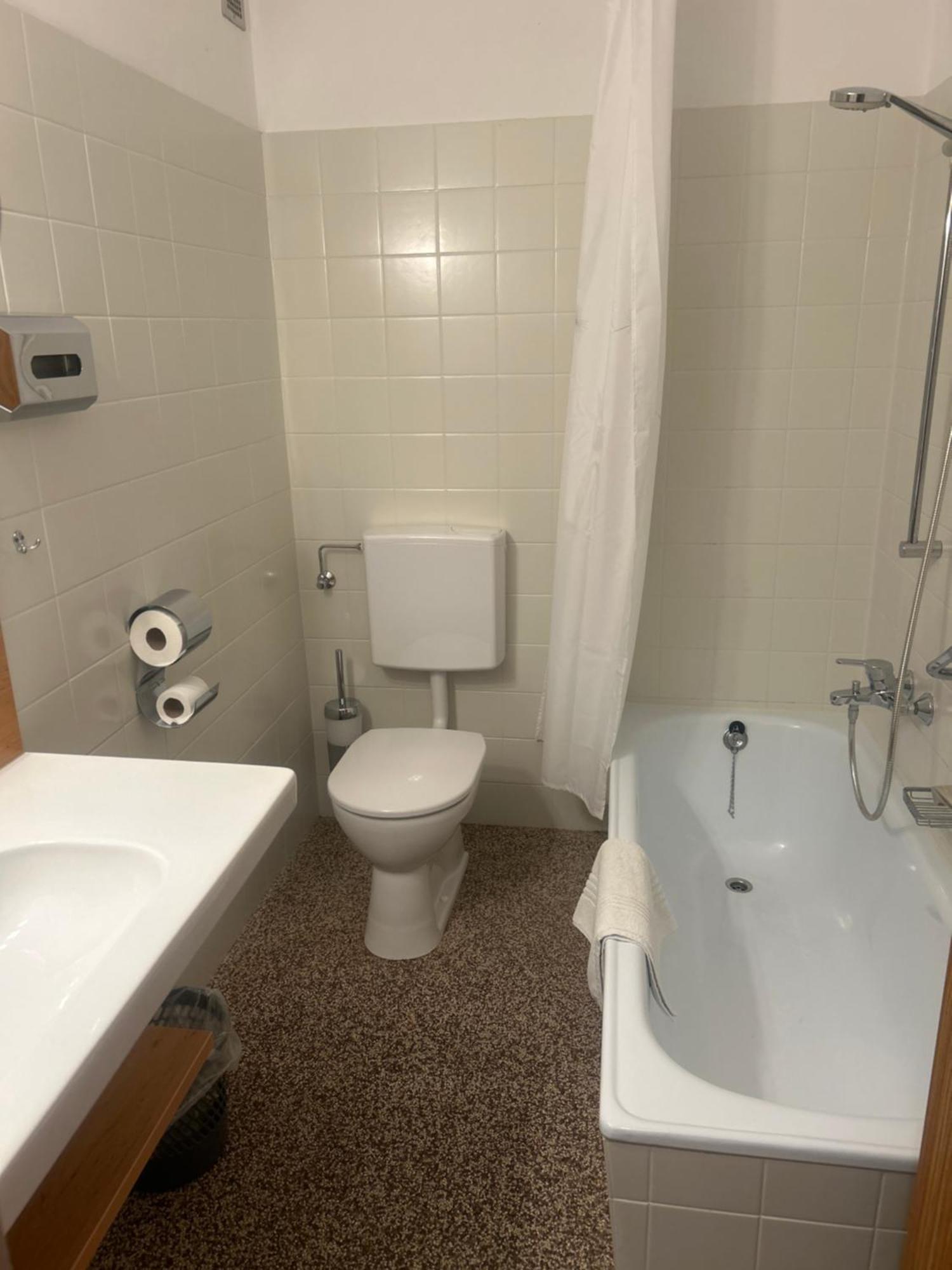 Gasthof Mit Seeterasse & Appartements Zur Landeroith ワイレック エクステリア 写真
